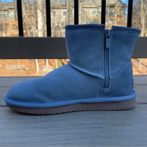 NWOB Koolabura by UGG Koola Mini boots in Coast Blur size 4 kids