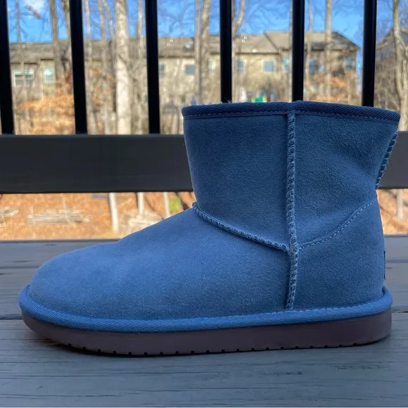 NWOB Koolabura by UGG Koola Mini boots in Coast Blur size 4 kids