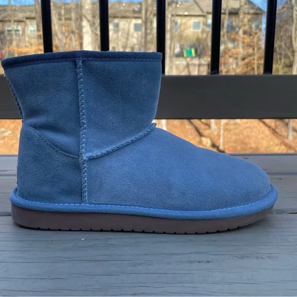NWOB Koolabura by UGG Koola Mini boots in Coast Blur size 4 kids
