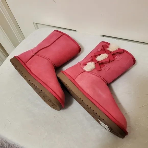 NWOB Koolaburra By UGG Suede Pink Short Boots Size 5