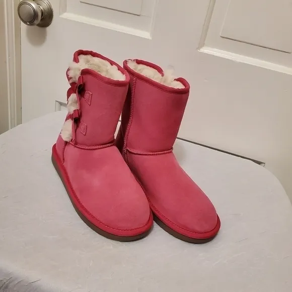 NWOB Koolaburra By UGG Suede Pink Short Boots Size 5