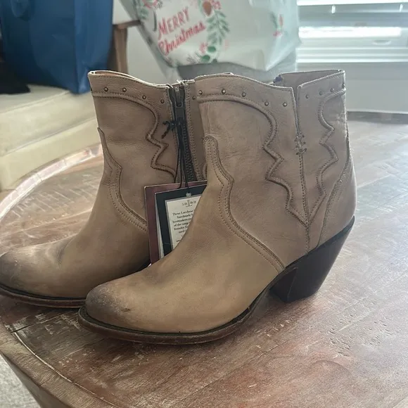 NWOB Lucchese Tan Western Ankle Karla Booties, NWOB. Size 8.5