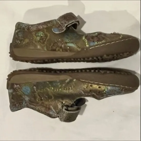NWOB Primigi Sequined Mary Jane Shoes, sz 34 (2 US)