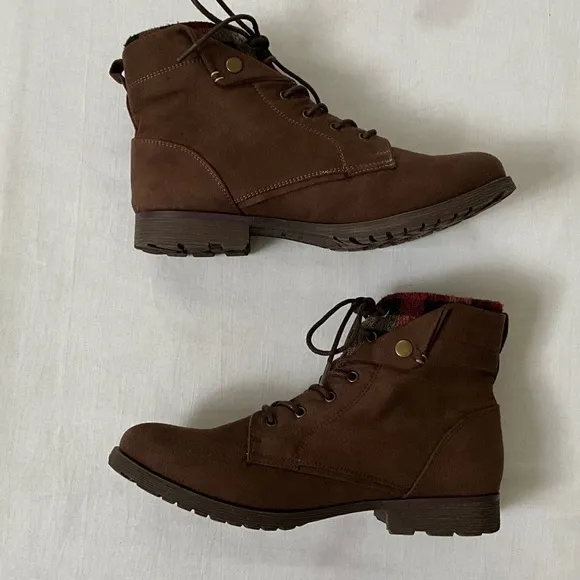 NWOB ROCK &amp; CANDY Tavin Ankle Boots Brown Size 9.5
