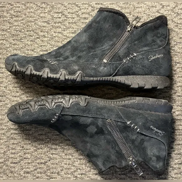 NWOB Skechers Relaxd Fit Suede Biker Ankle Boots-Earthy Chic-Black