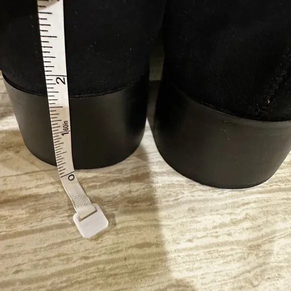 NWOT Azura Women’s boots size 9.5 (40)