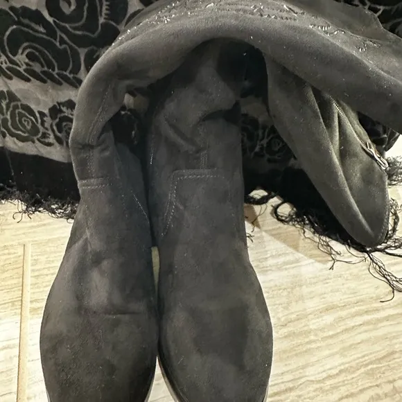 NWOT Azura Women’s boots size 9.5 (40)