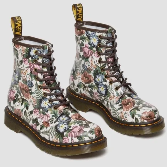 NWOT Dr Martens 1460 ENGLISH GARDEN LEATHER LACE UP BOOTS