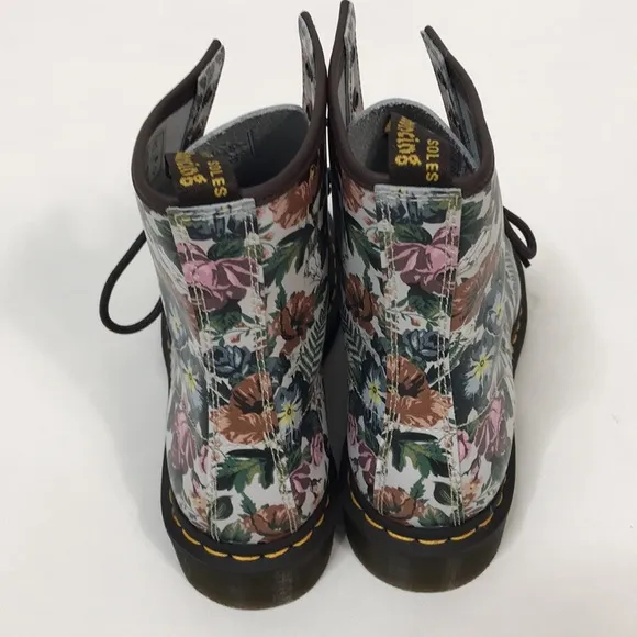 NWOT Dr Martens 1460 ENGLISH GARDEN LEATHER LACE UP BOOTS