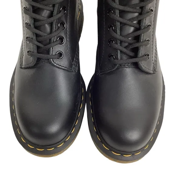 NWOT Dr. Martens Air Wair Safety Toe Soft Wair Smooth Leather Lace Work Boots