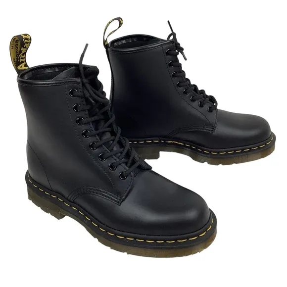 NWOT Dr. Martens Air Wair Safety Toe Soft Wair Smooth Leather Lace Work Boots