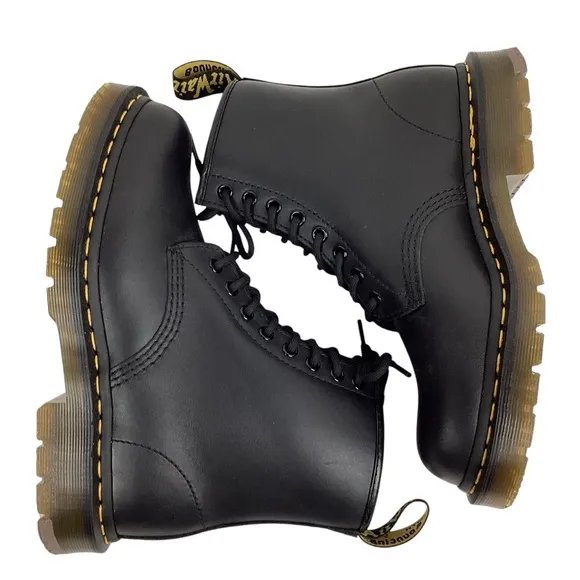 NWOT Dr. Martens Air Wair Safety Toe Soft Wair Smooth Leather Lace Work Boots