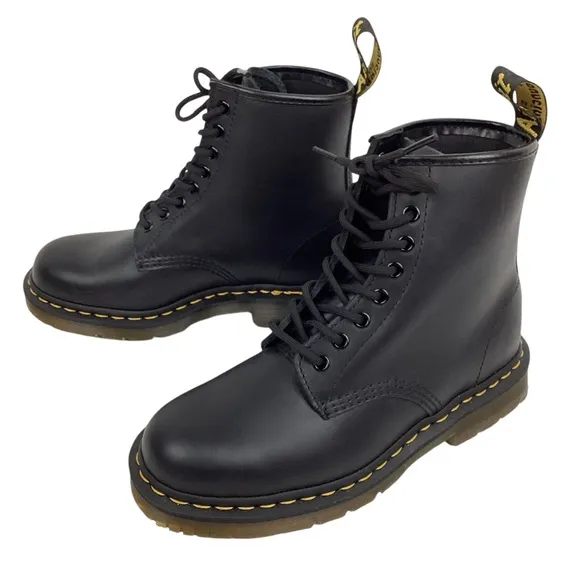 NWOT Dr. Martens Air Wair Safety Toe Soft Wair Smooth Leather Lace Work Boots