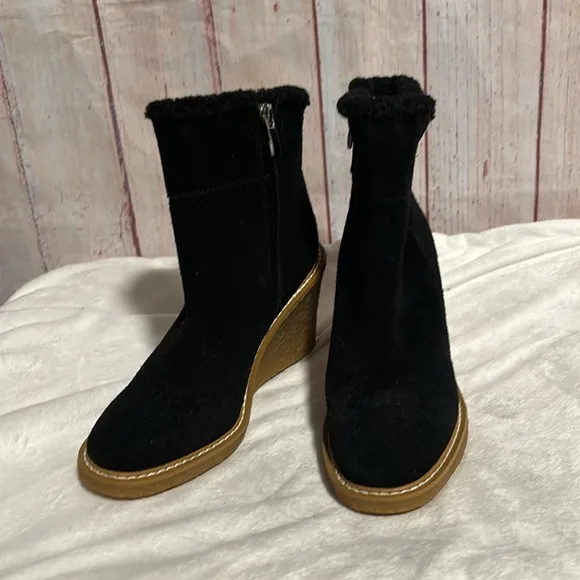 NWOT Franco Sarto Ulayna Suede Faux Fur Wedge Boots