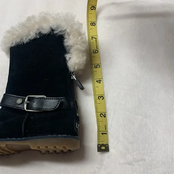 NWOT Girls UGG Nessa black suede boots. Size 7