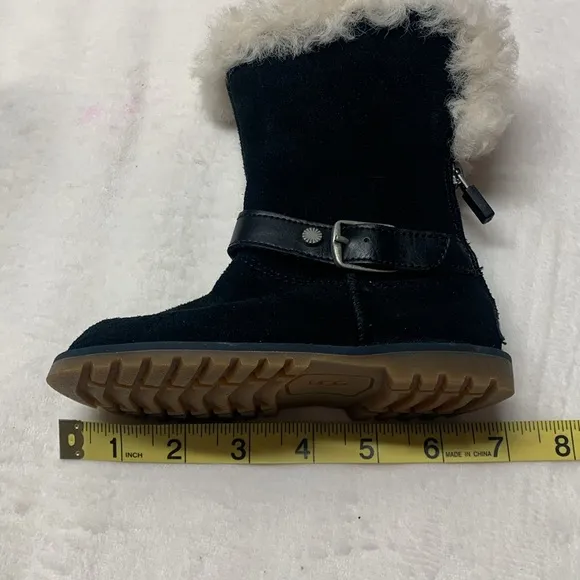 NWOT Girls UGG Nessa black suede boots. Size 7