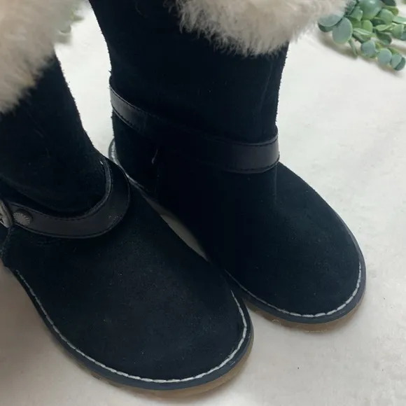 NWOT Girls UGG Nessa black suede boots. Size 7