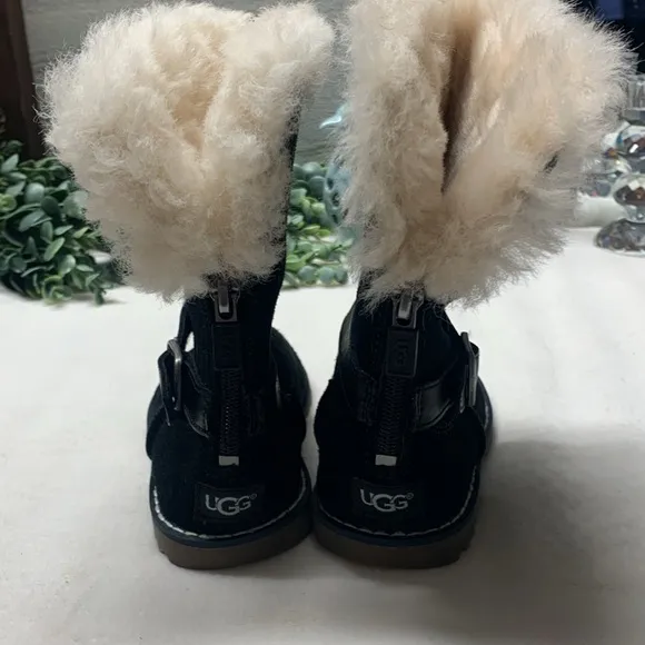 NWOT Girls UGG Nessa black suede boots. Size 7