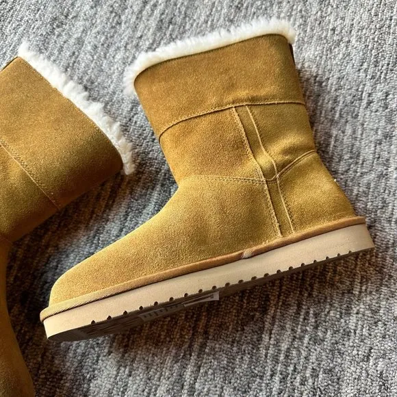 NWOT Koolaburra by UGG Tan Brown Sherpa Booties Boots Womens Size 8 Cozy Winter