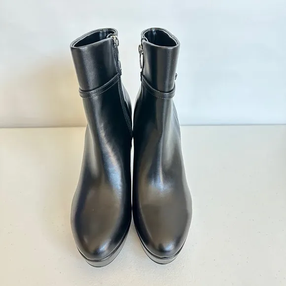 NWOT. Nine West Gripe Women's High Heel Ankle Boots Size 7.5M