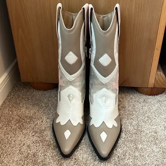 NWOT ShuShop Zizi Western Boots
