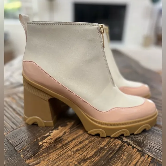 NWOT Sorel Brex Chalk Peach Platform Heeled Waterproof Chelsea Boots – Sz 9.5