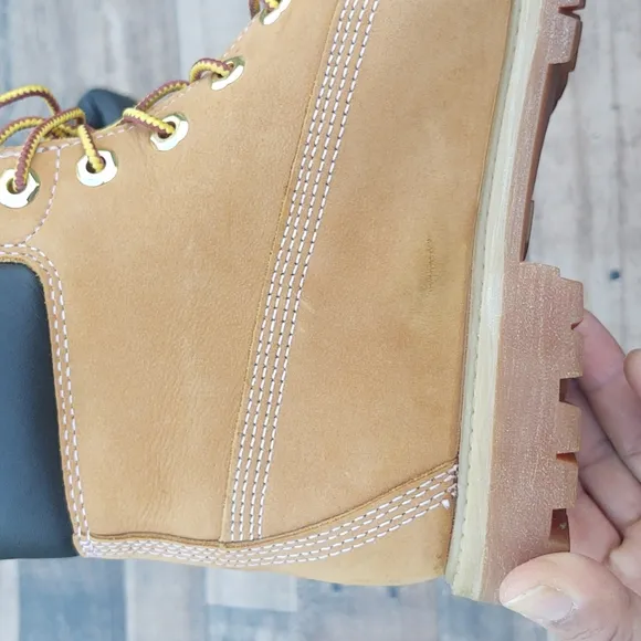 NWOT Timberland Premium 6&quot; waterproof Boots in Wheat Nubuck Women's sz 9.5