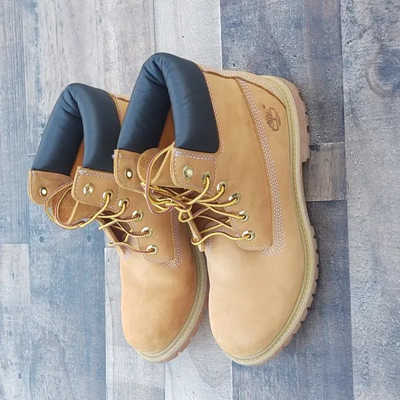 NWOT Timberland Premium 6&quot; waterproof Boots in Wheat Nubuck Women's sz 9.5