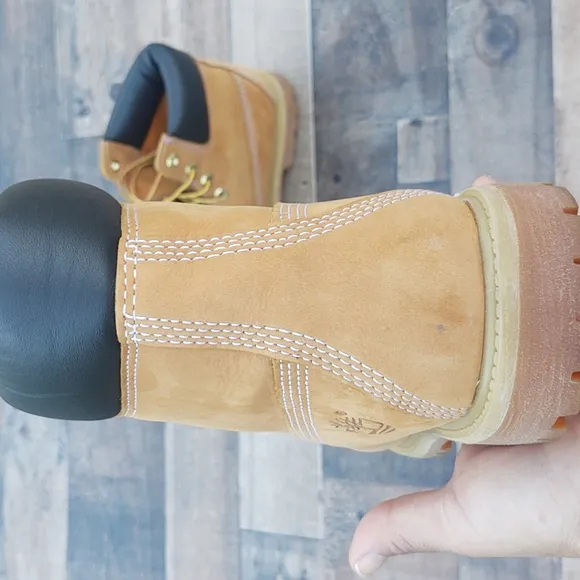 NWOT Timberland Premium 6&quot; waterproof Boots in Wheat Nubuck Women's sz 9.5