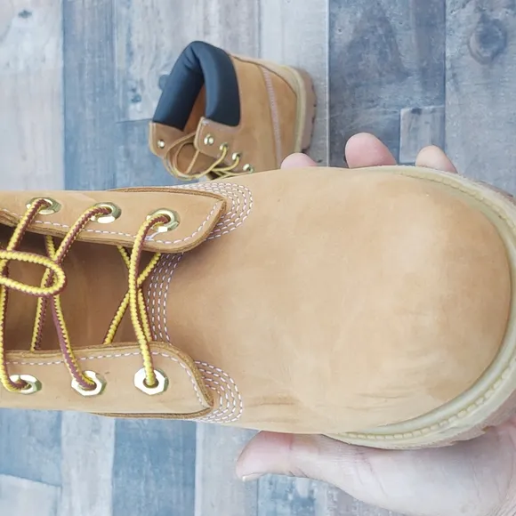 NWOT Timberland Premium 6&quot; waterproof Boots in Wheat Nubuck Women's sz 9.5