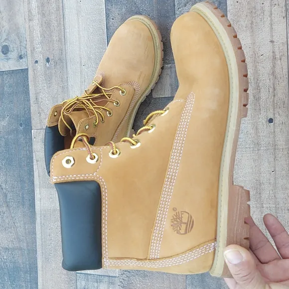 NWOT Timberland Premium 6&quot; waterproof Boots in Wheat Nubuck Women's sz 9.5