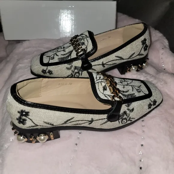 Nwot Vinweiyiman Rare Design Shoes Beaded Heels 816-6 38