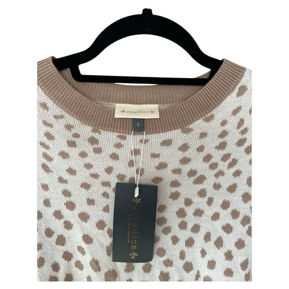 NWT  Alredine Teddy Cozy Sweater in White and Taupe Dots size Small