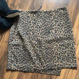 NWT Ann Taylor skirt Size 14T