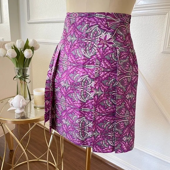 NWT Banana Republic Silk Paisley short pleated print skirt size 2