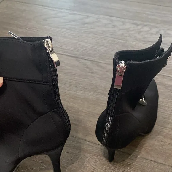 NWT BURJU Naeema Pointed Toe Lace Up Ankle Boots Stiletto Heel | Black | 5.5