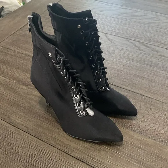NWT BURJU Naeema Pointed Toe Lace Up Ankle Boots Stiletto Heel | Black | 5.5