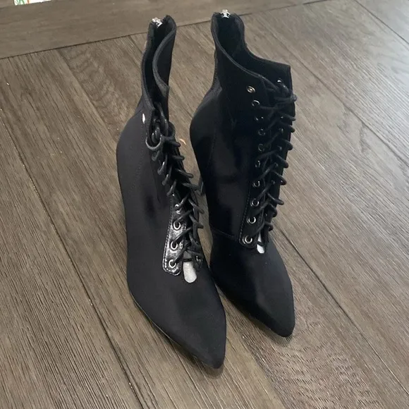 NWT BURJU Naeema Pointed Toe Lace Up Ankle Boots Stiletto Heel | Black | 5.5