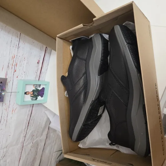 NWT Clarks Mens Wave 2.0 Edge Size 11½ W