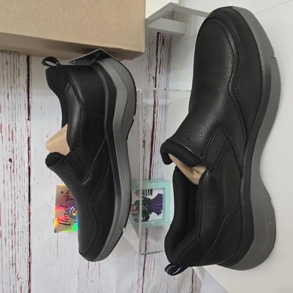 NWT Clarks Mens Wave 2.0 Edge Size 11½ W