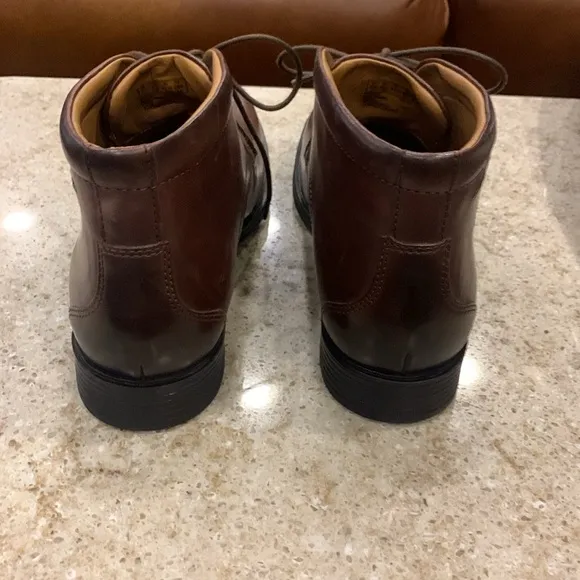 NWT Clark’s Whiddon Mid Mahogany Leather Boots Size 8.5