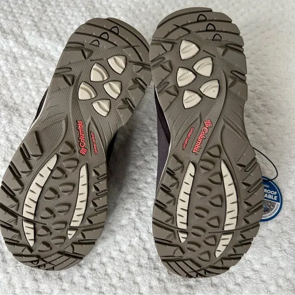 NWT. Columbia Newton Ridge Plus Waterproof Amped