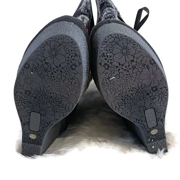 NWT Decree Platform Boots