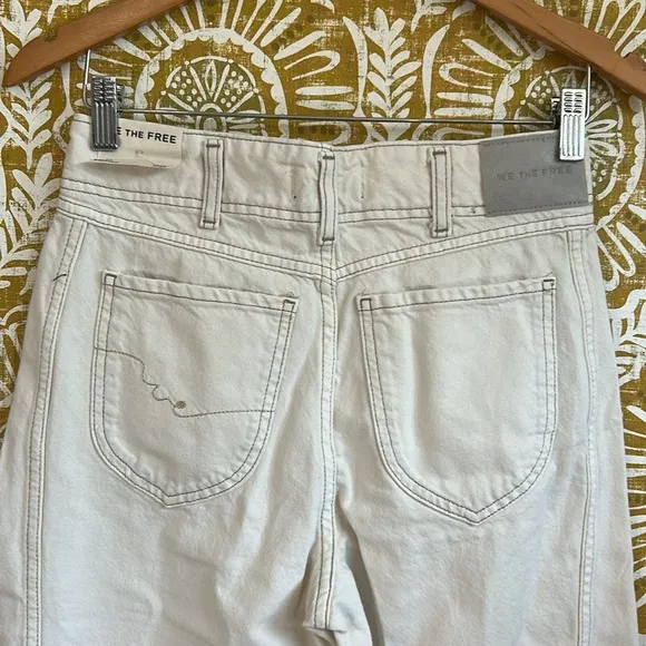 NWT Free People Aster High Rise Rigid Relaxed Straight Leg Jeans in Cream Sz 29