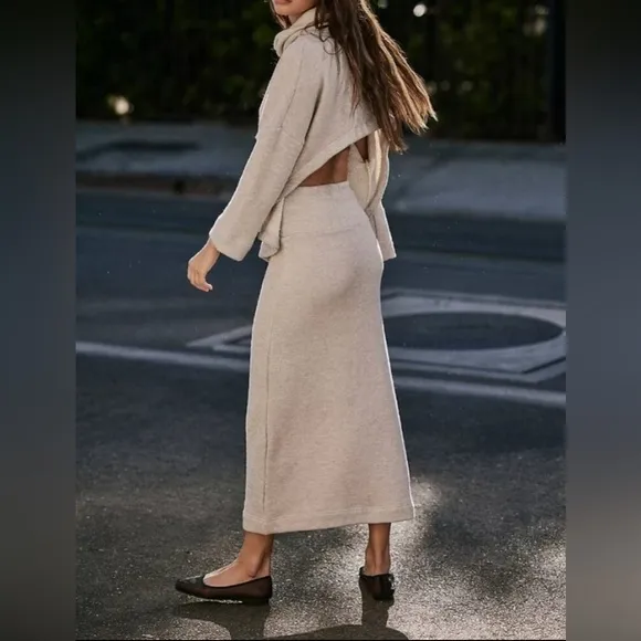 NWT Free People Milley Reversible Set in Wet Plaster