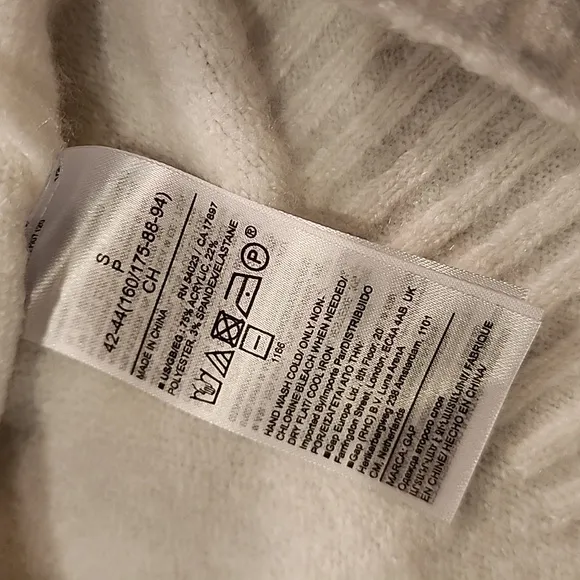 NWT GAP sweater