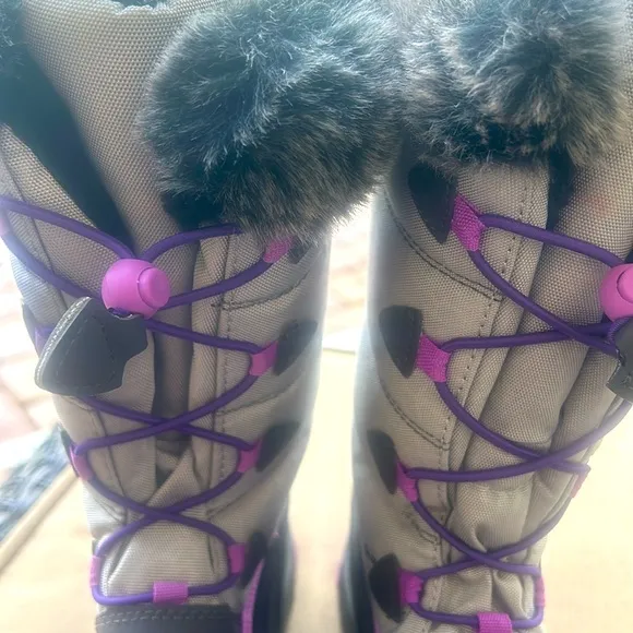 NWT Kamik Winter Boots Furry Top Gray Purple Waterproof Snow Big Kids sz 6 NEW