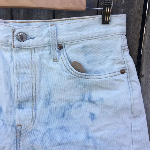 NWT Levi’s 501 High Rise Jean Short Partly Cloudy Blue 29