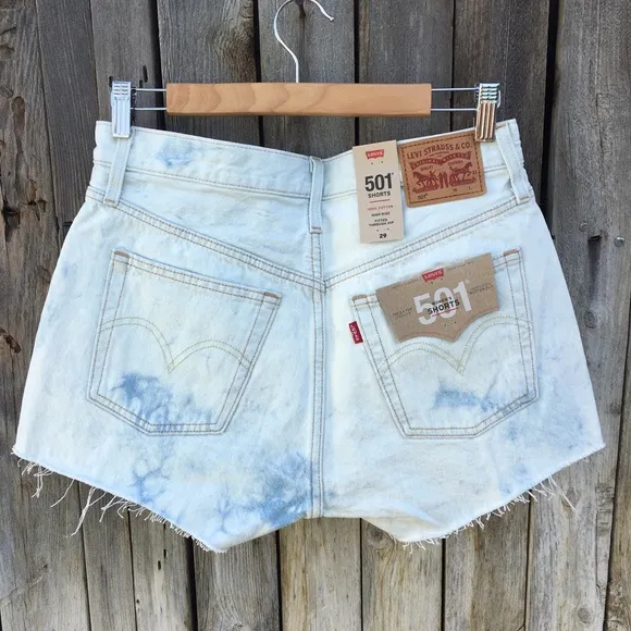 NWT Levi’s 501 High Rise Jean Shorts Partly Cloudy Blue 29