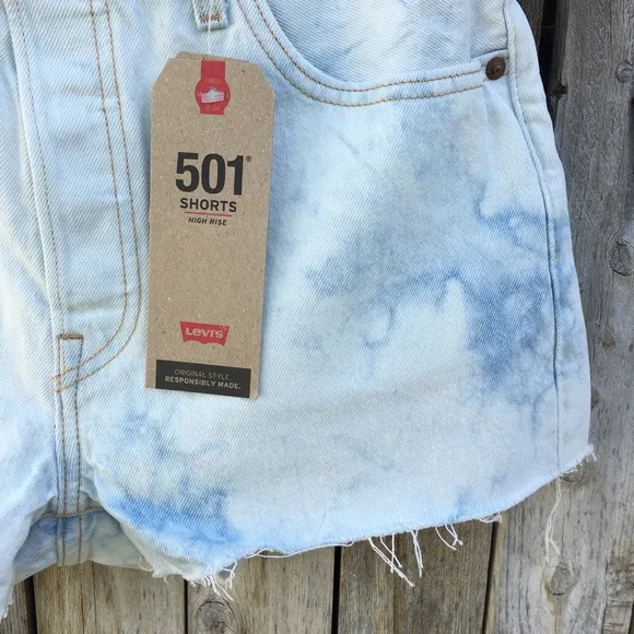 NWT Levi’s 501 High Rise Jean Shorts Partly Cloudy Blue 29